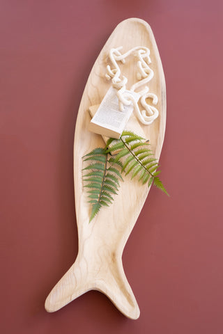 CARVED WOODEN FISH PLATTER