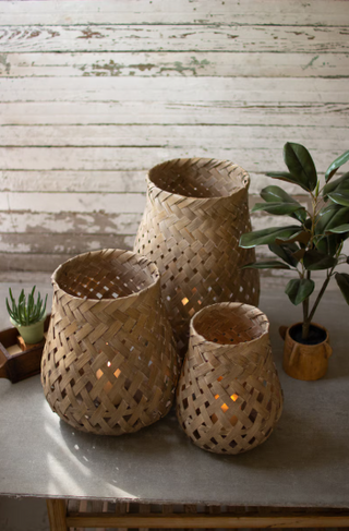 SET OF THREE WOVEN BASKET LANTERNS WITH GLASS