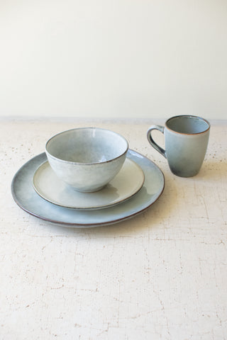 SET OF FOUR CERAMIC MUGS - STORM