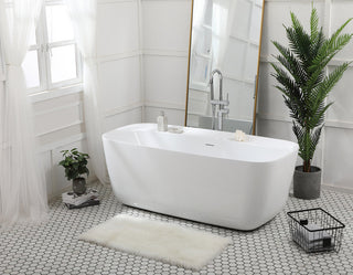 67 inch soaking bathtub in glossy white