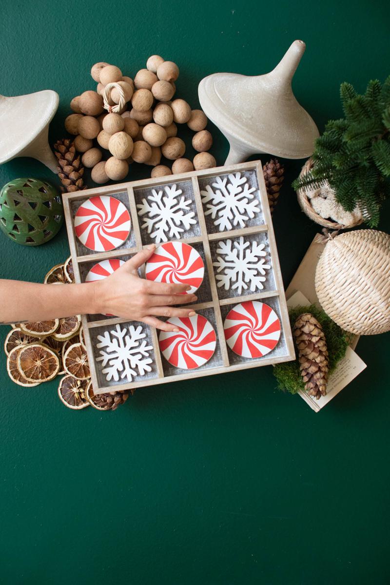 HOLIDAY WOODEN TIC TAC TOE