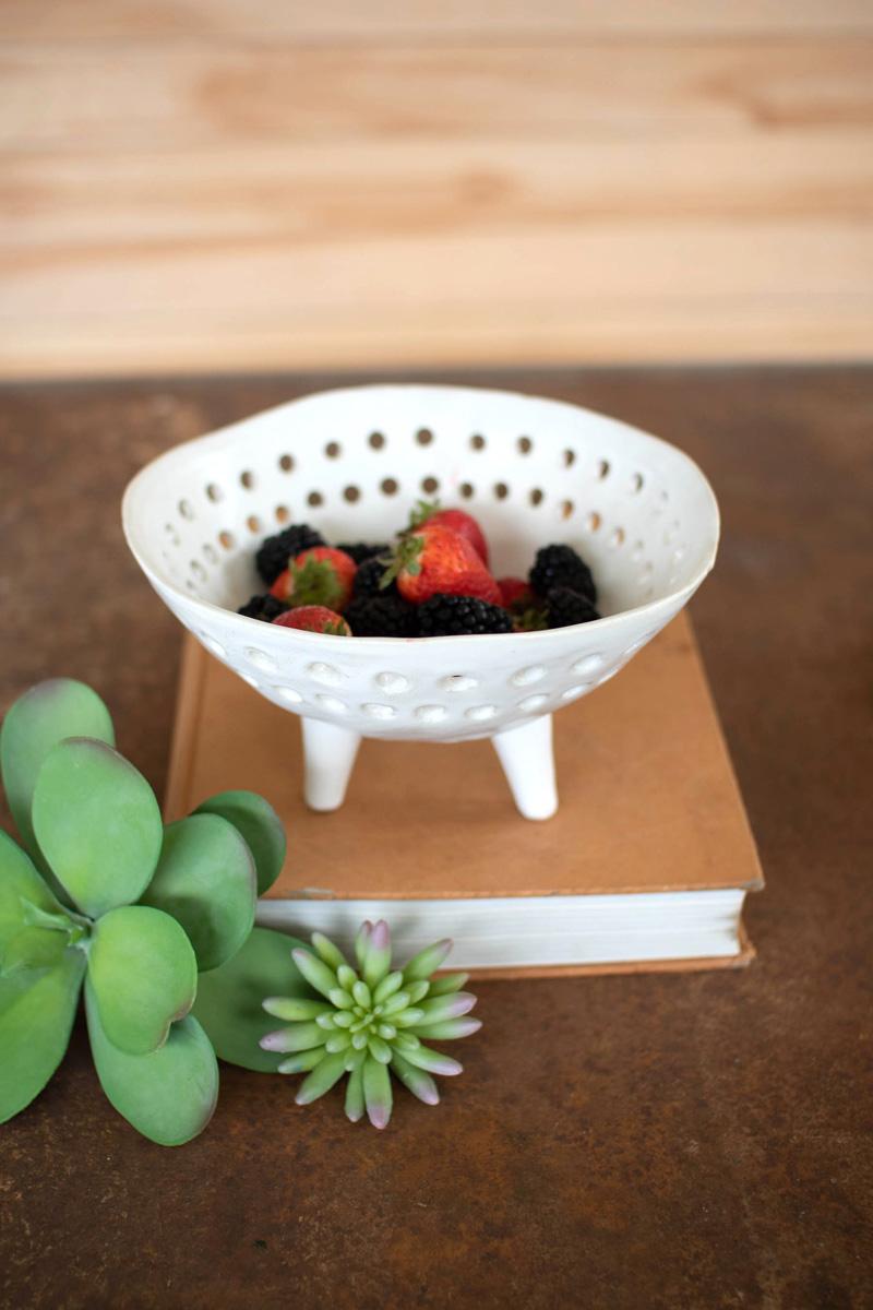 WHITE CERAMIC BERRY BOWL WITH HOLES - FEET